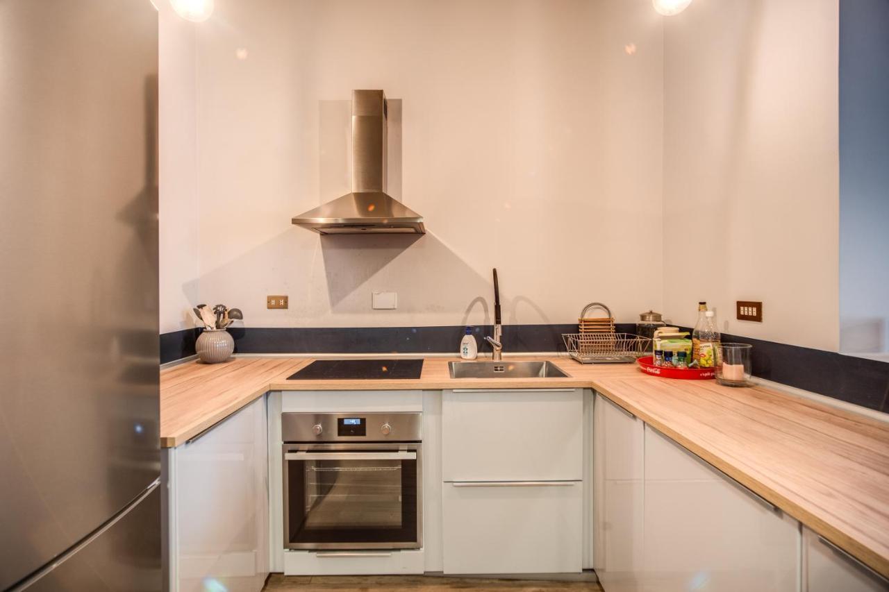 Stylish And Spacious Apartment Next To The Colosseum Рим Экстерьер фото