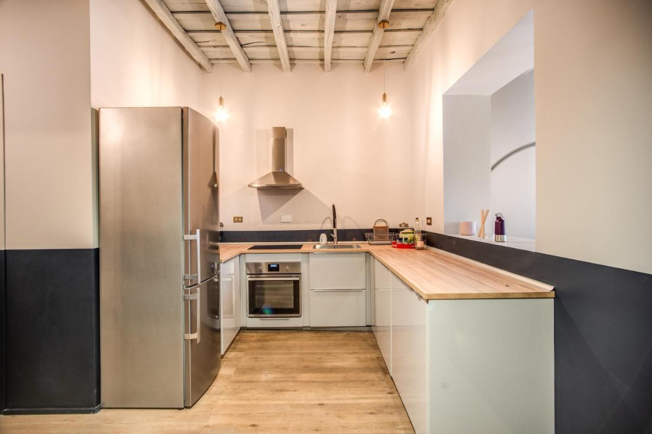 Stylish And Spacious Apartment Next To The Colosseum Рим Экстерьер фото